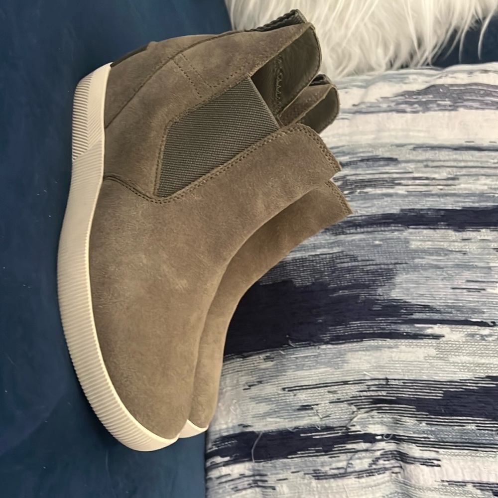 Sorel booties size 8.5 wedge
